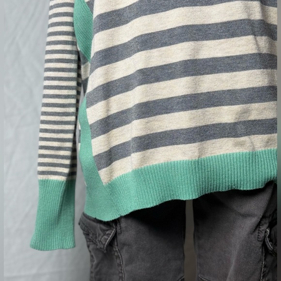 Olive & Oak Green and Gray Crewneck Sweater soft grunge skater indie - Picture 1 of 5